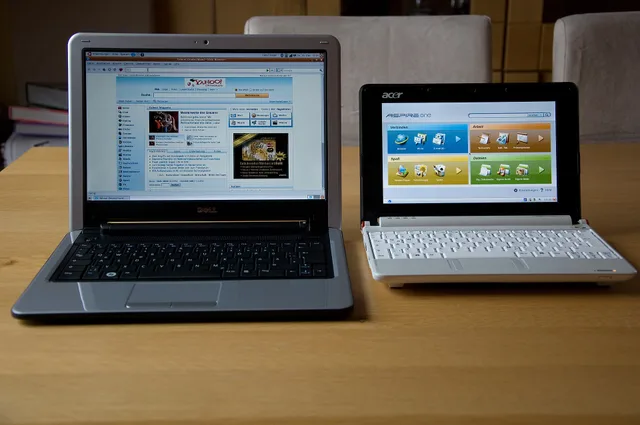 Two netbooks, but very different ones. The Acer is much smaller than the Dell, but better equipped: 1.6 vs 1.33GHz, 160 vs. 40GB HDD. The advantage of the mini 12 is its screen size of 1280x800 compared to 1024x600. Both are running heavily adapted versions of popular Linux distributions. Dell's is. How to run a landing page software product comparison trial